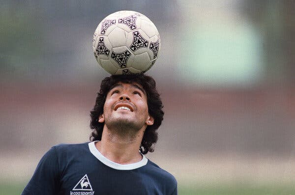 Diego Maradona, Một trong những cầu thủ bóng đá vĩ đại nhất, qua đời ở tuổi 60 - The New York Times