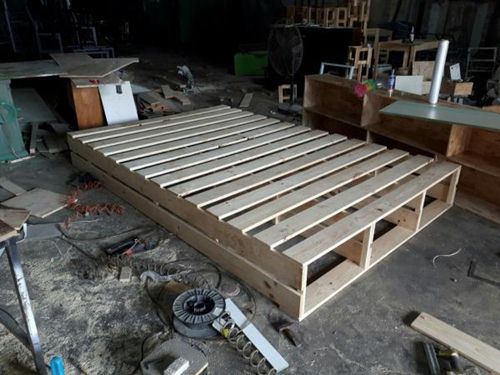 Làm Giường Gỗ Pallet