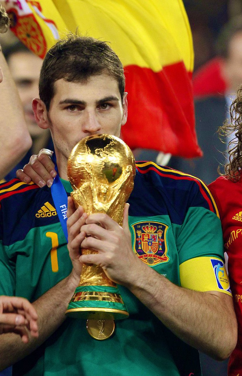 Iker Casillas trên X: "Ngày 11 tháng 7! Lịch sử đã được tạo nên! 🇪🇸 🏆 🌎 https://t.co/70DpkKwD7p" / X