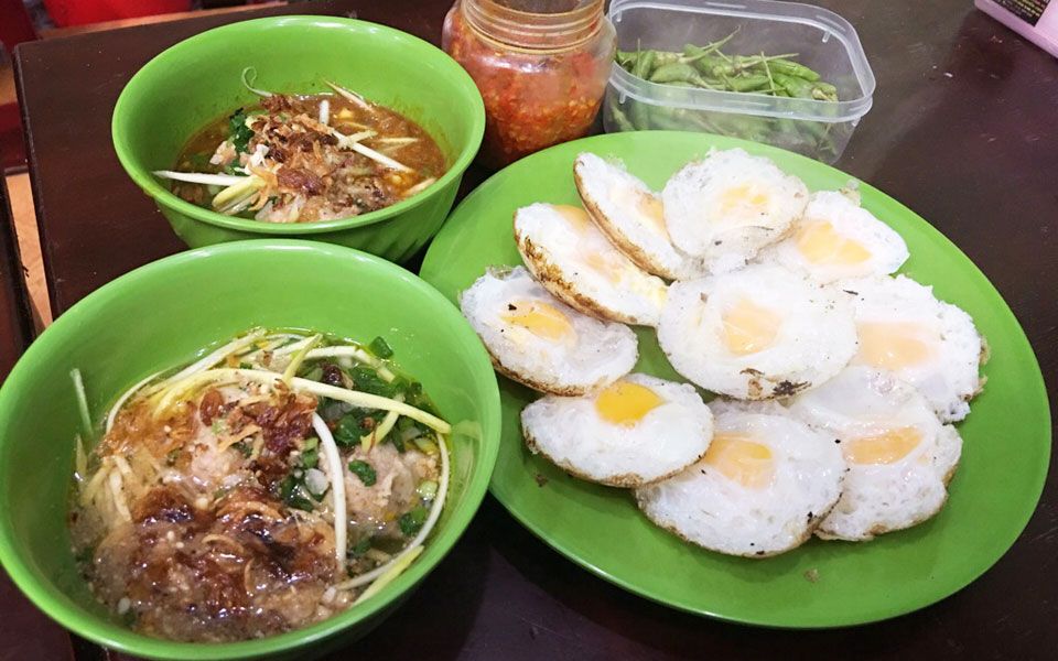 Bánh Căn - Nhà Chung ở Thành Phố Đà Lạt, Lâm Đồng | Foody.vn