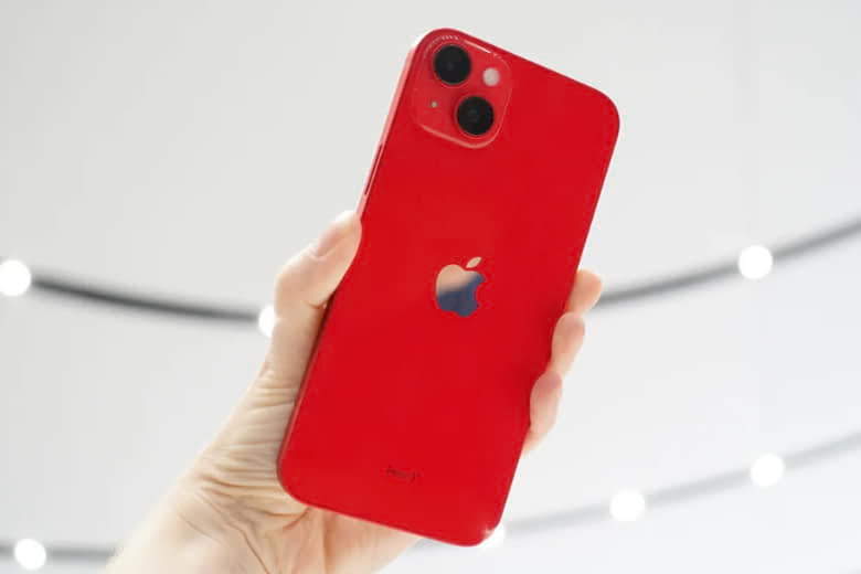 So sánh iPhone 14 và iPhone 14 Plus: Mua bản nào ngon hơn?