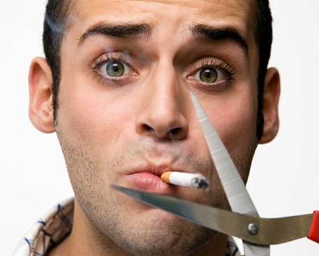 Ngừng hút thuốc lá ngay từ bây giờ để môi bạn không còn bị thâm