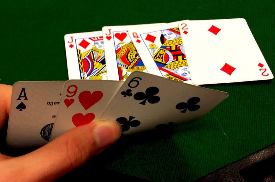 Stud Poker Là Gì? Bật Mí Cách Chơi Stud Poker Đơn Giản